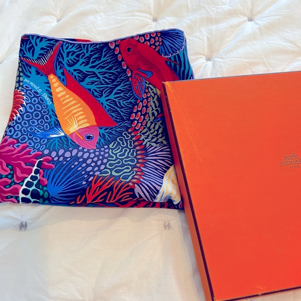 Hermes Under the Waves (Alice Shirley) 90 x 90 scarf